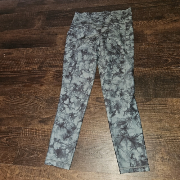 Athleta Salutation Stash Pocket II Printed 7/8 Tight - Picture 4 of 5